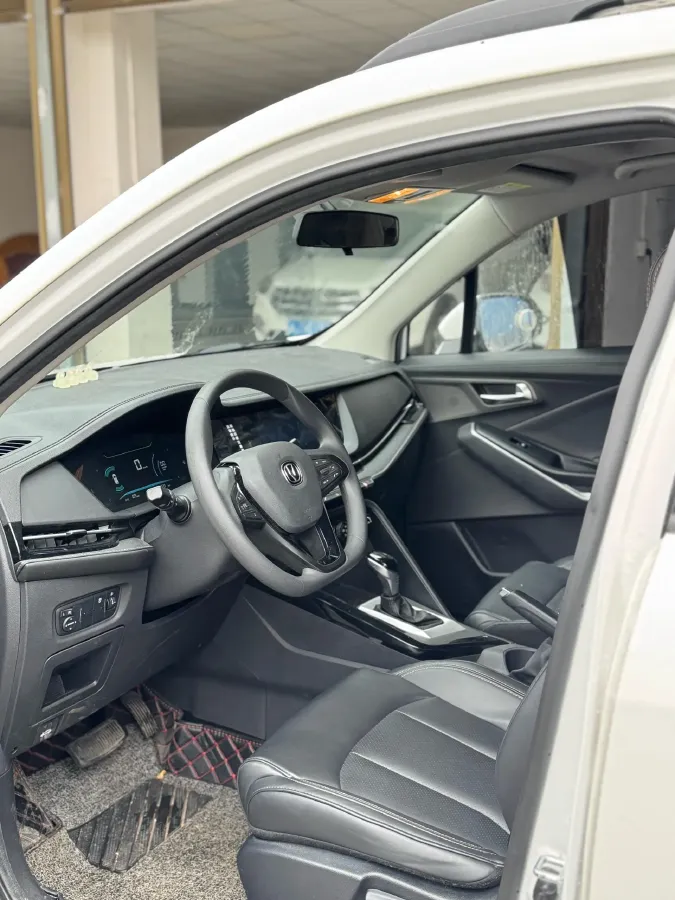 2021 ChangAn CS15 1.5L 107HP L4 5DCT,autocango,china used car exporter,china ev exporter,chinese used car exporter,chinese used ev exporter