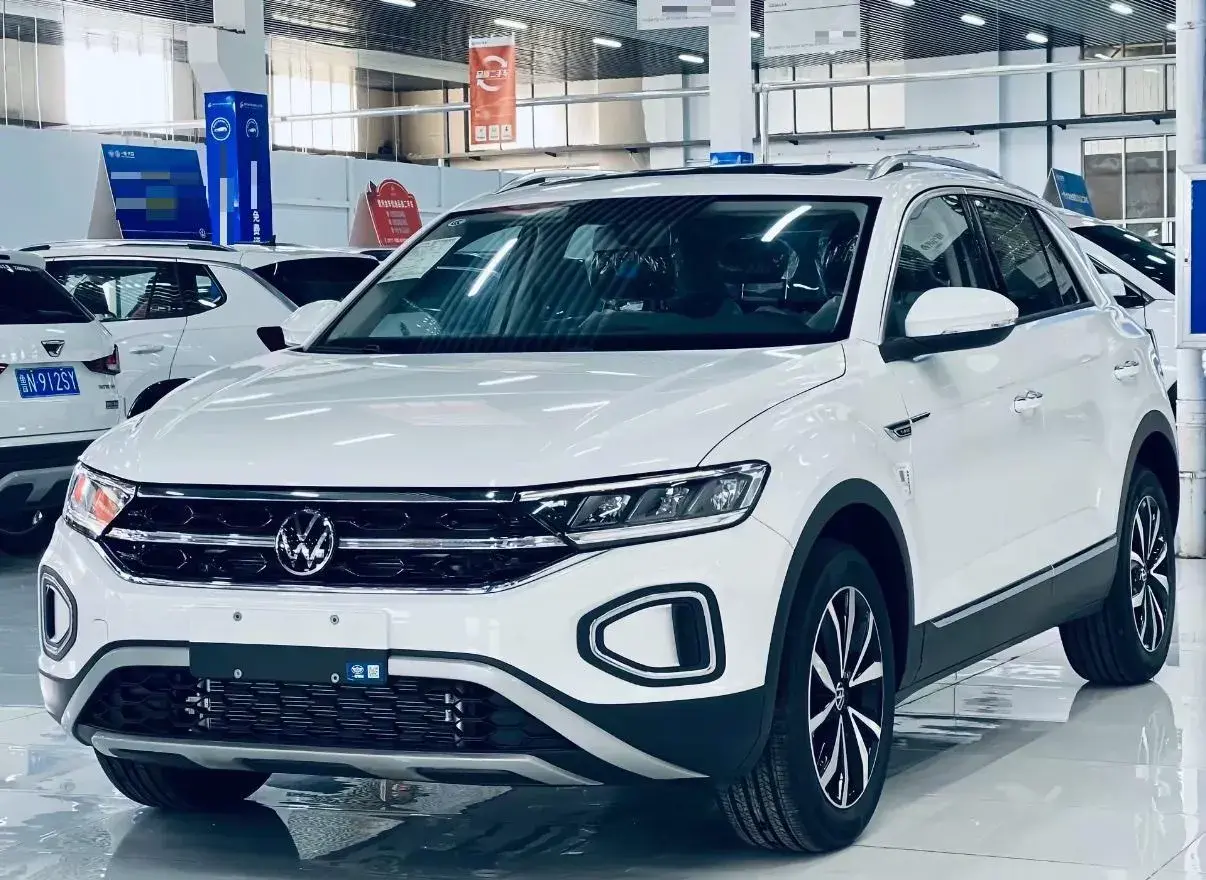 2024 Volkswagen T-Roc 1.5T 160HP L4 7DCT