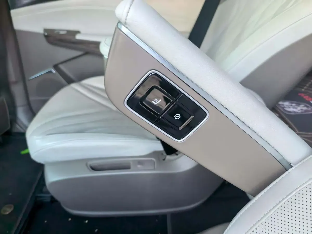 2023 Roewe RX9 2.0T 242HP L4 9AT,autocango,china used car exporter,china ev exporter,chinese used car exporter,chinese used ev exporter