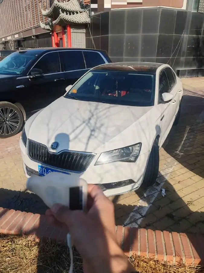 2016 Skoda Superb 1.4T 150HP L4 7DCT