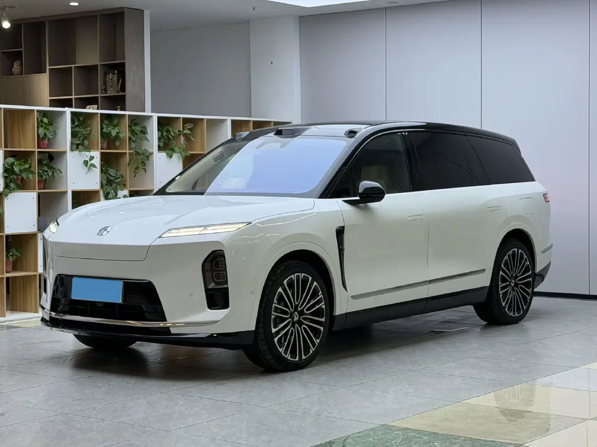 2026 NIO ES8 BEV