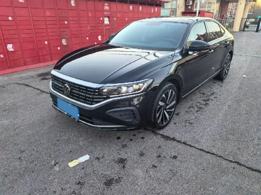 2024 Volkswagen Passat 2.0T 186HP L4 7DCT