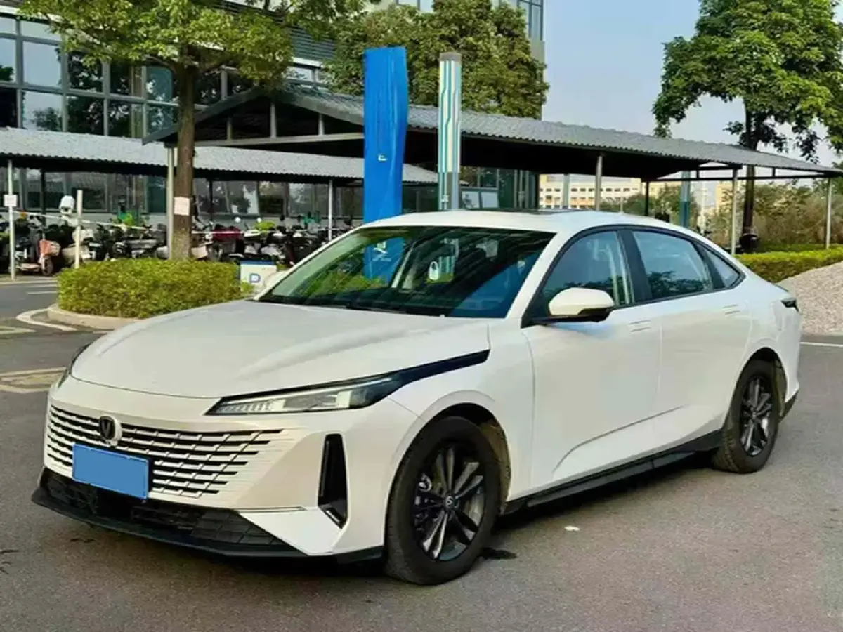 2023 ChangAn Lamore 1.5T 170HP L4 7DCT