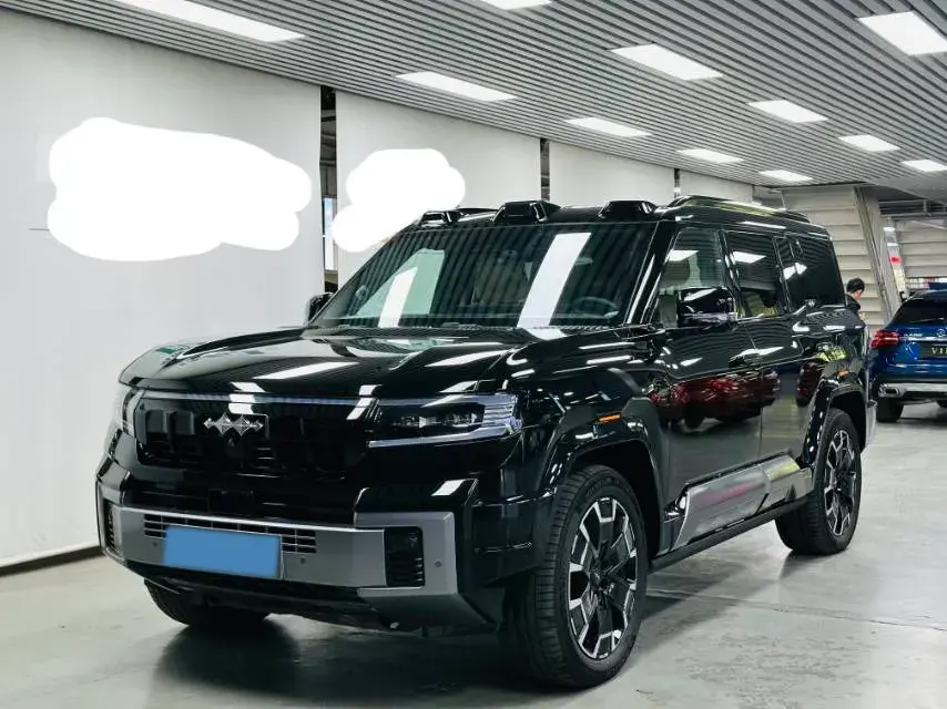 2025 FangChengBao Bao 8 2.0T 245HP L4 E-CVT PHEV 36.8KWH