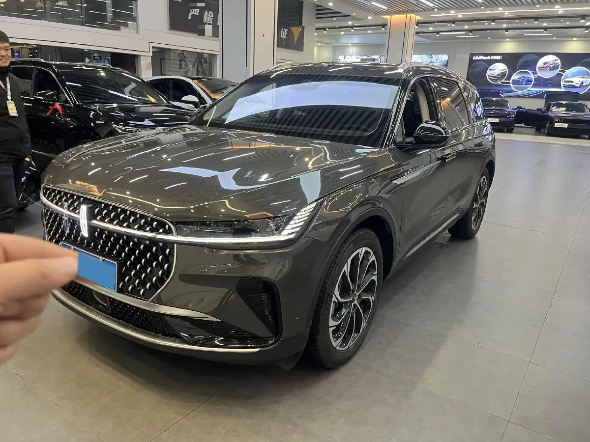 2023 Lincoln Nautilus 2.0T 261HP L4 8AT