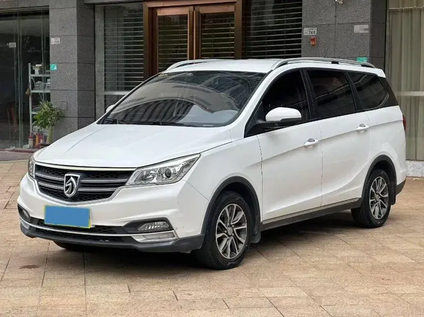 2019 BaoJun 730 1.5L 105HP L4 6MT