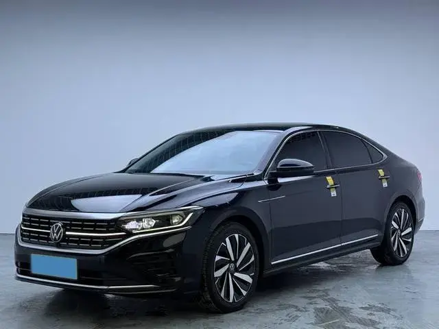 2024 Volkswagen Passat 2.0T 220HP L4 7DCT