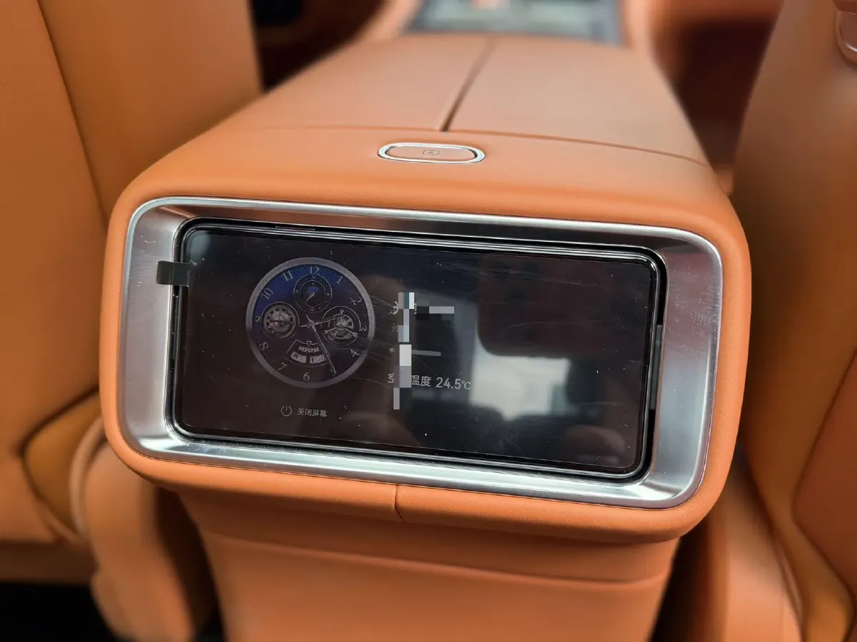 2025 AITO AITO M9 REEV 160HP REEV 52KWH,autocango,china used car exporter,china ev exporter,chinese used car exporter,chinese used ev exporter