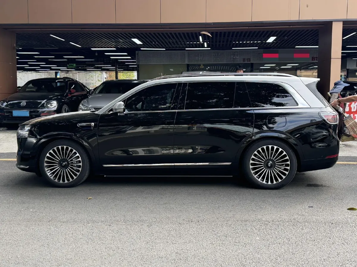 2025 AITO AITO M9 REEV 160HP REEV 52KWH,autocango,china used car exporter,china ev exporter,chinese used car exporter,chinese used ev exporter