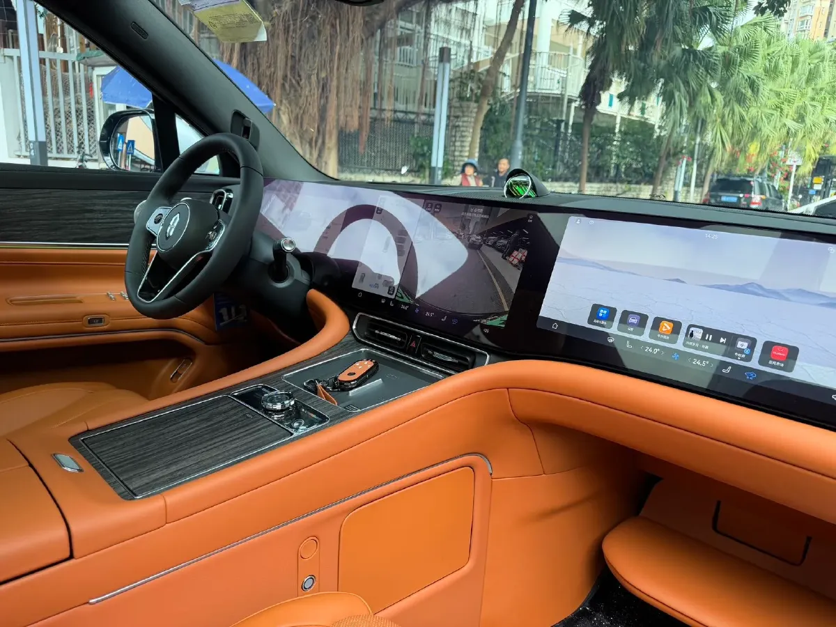 2025 AITO AITO M9 REEV 160HP REEV 52KWH,autocango,china used car exporter,china ev exporter,chinese used car exporter,chinese used ev exporter