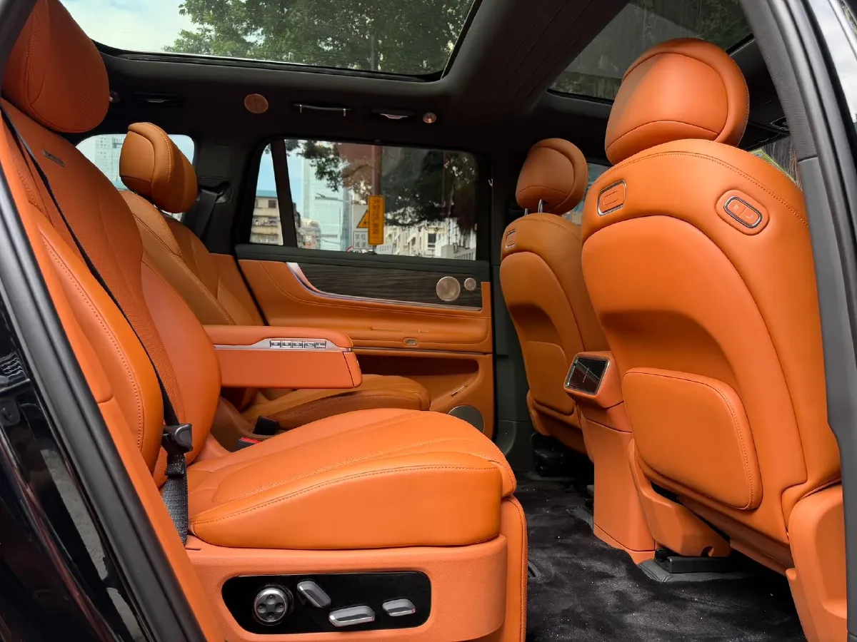 2025 AITO AITO M9 REEV 160HP REEV 52KWH,autocango,china used car exporter,china ev exporter,chinese used car exporter,chinese used ev exporter