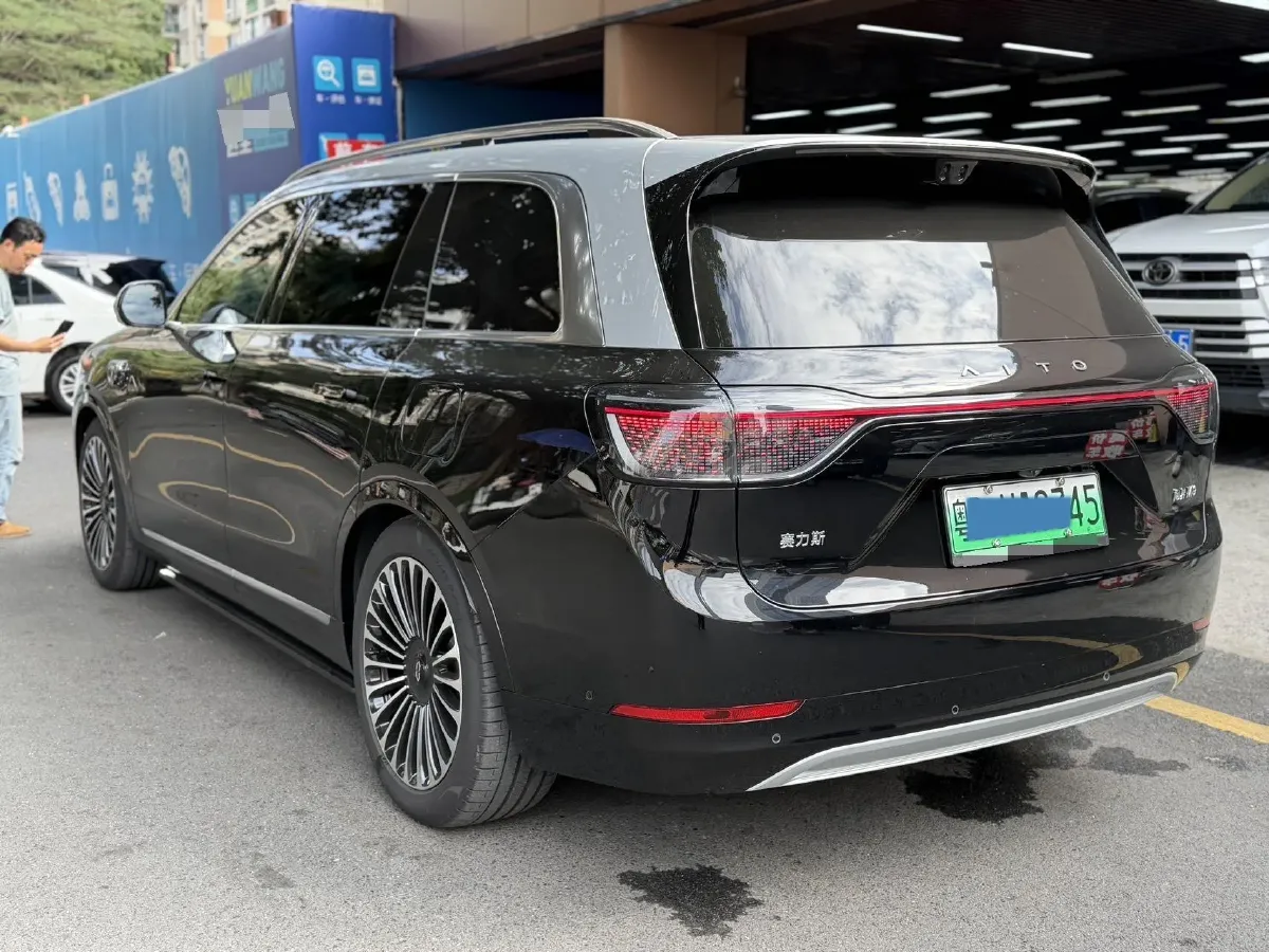 2025 AITO AITO M9 REEV 160HP REEV 52KWH,autocango,china used car exporter,china ev exporter,chinese used car exporter,chinese used ev exporter
