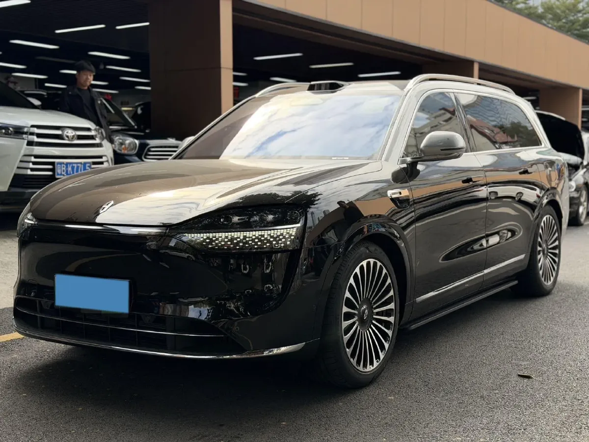 2025 AITO AITO M9 REEV 160HP REEV 52KWH,autocango,china used car exporter,china ev exporter,chinese used car exporter,chinese used ev exporter