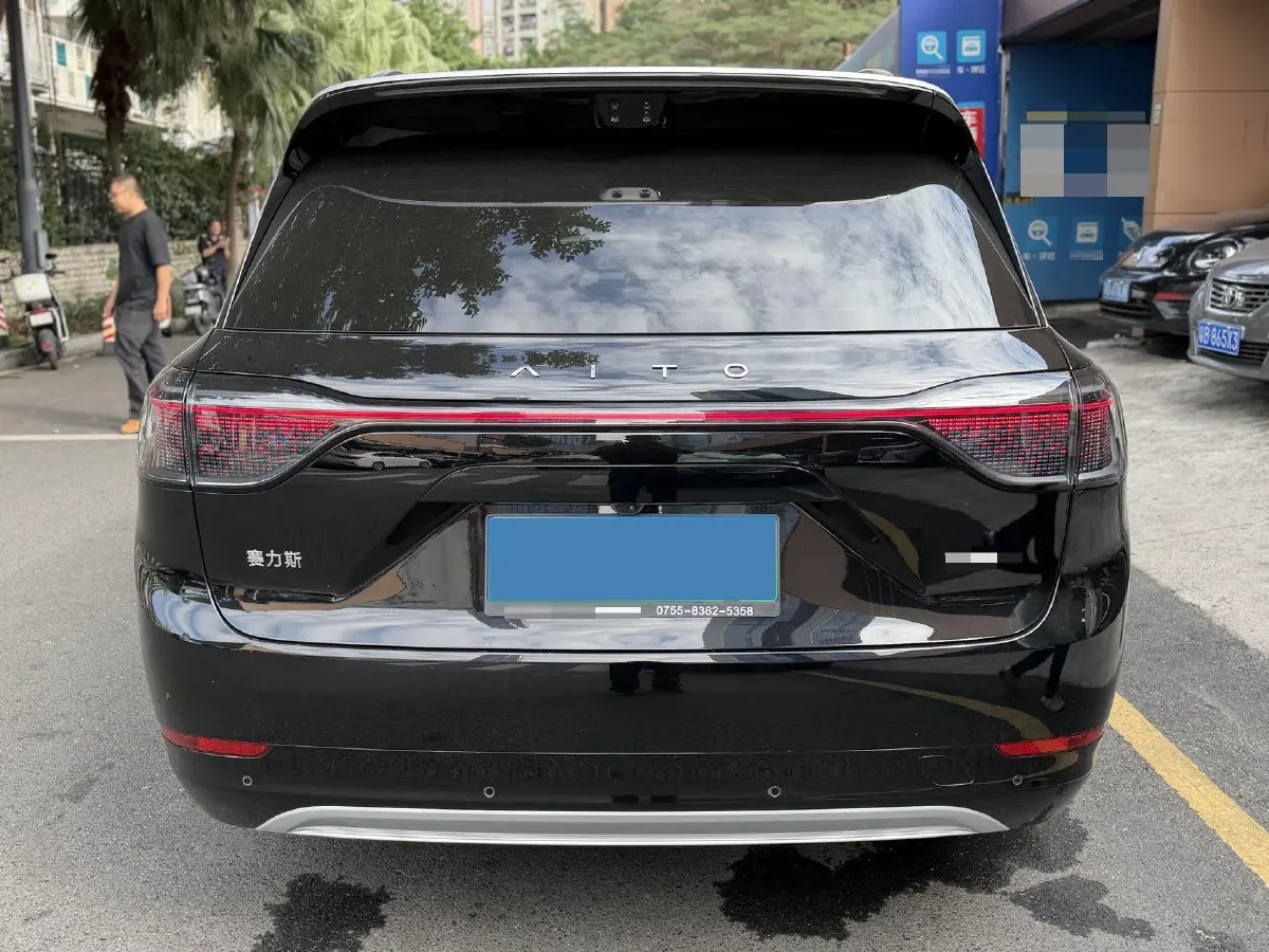 2025 AITO AITO M9 REEV 160HP REEV 52KWH,autocango,china used car exporter,china ev exporter,chinese used car exporter,chinese used ev exporter