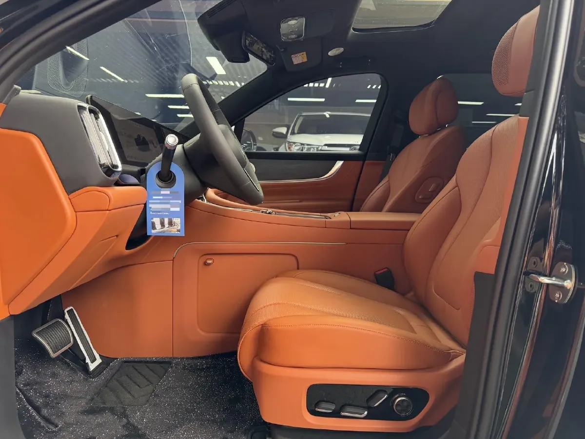 2025 AITO AITO M9 REEV 160HP REEV 52KWH,autocango,china used car exporter,china ev exporter,chinese used car exporter,chinese used ev exporter