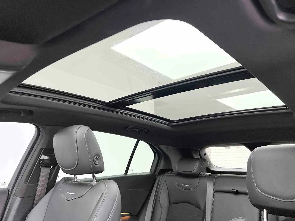 2021 Cadillac XT4 2.0T 237HP L4 9AT,autocango,china used car exporter,china ev exporter,chinese used car exporter,chinese used ev exporter