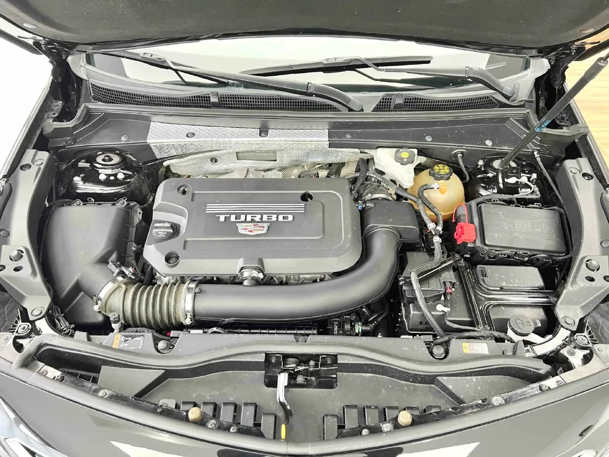 2021 Cadillac XT4 2.0T 237HP L4 9AT,autocango,china used car exporter,china ev exporter,chinese used car exporter,chinese used ev exporter