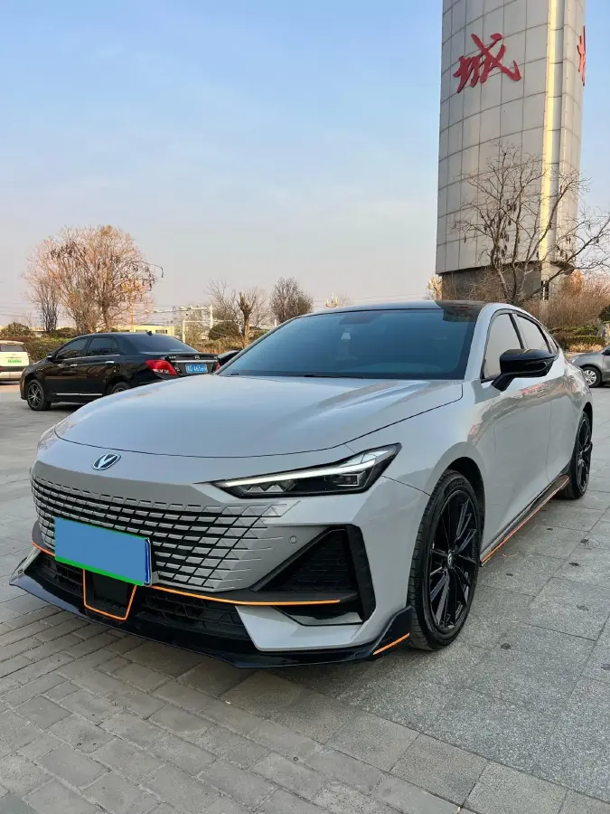 2022 ChangAn UNI-V 1.5T 188HP L4 7DCT