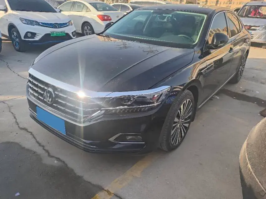 2020 Volkswagen Passat 2.0T 220HP L4 7DCT