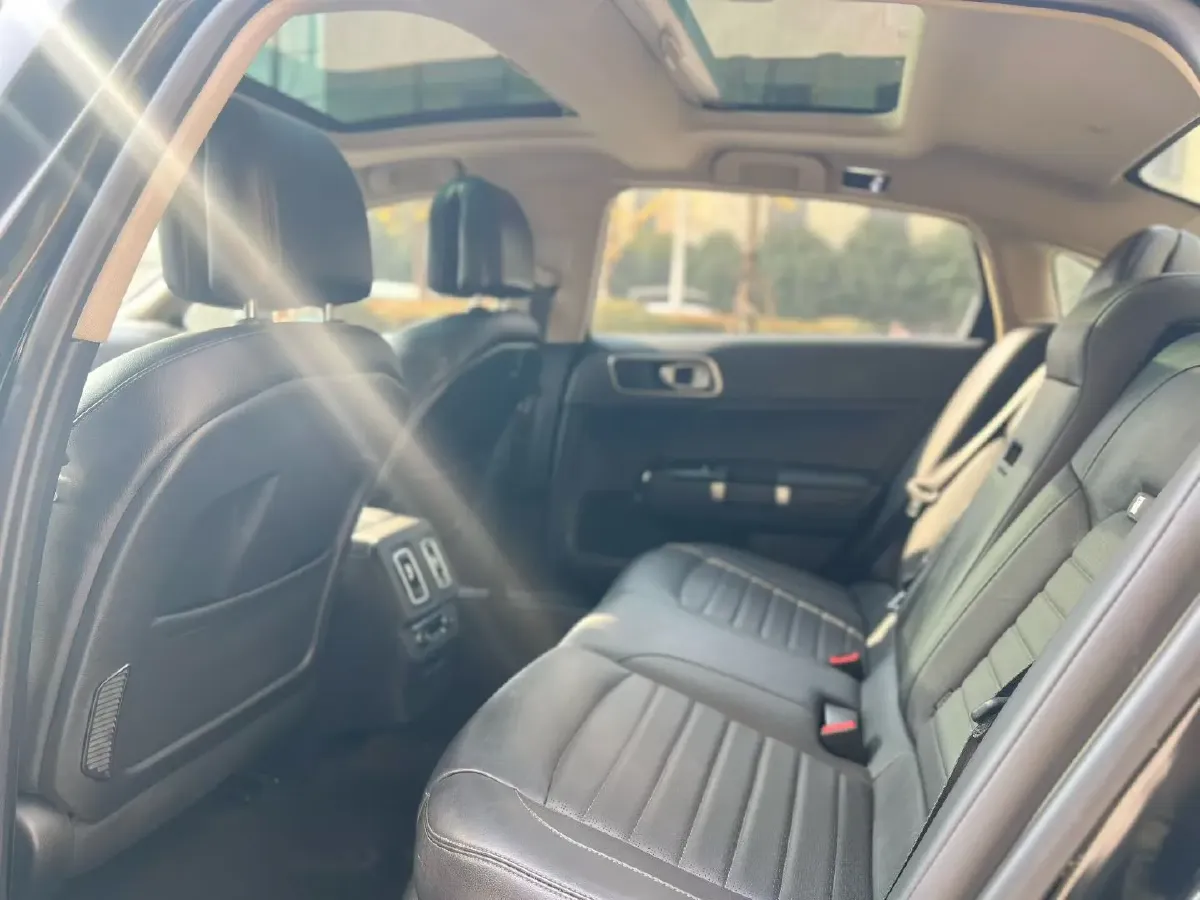 2017 Citroen C6 1.8T 204HP L4 6AT,autocango,china used car exporter,china ev exporter,chinese used car exporter,chinese used ev exporter