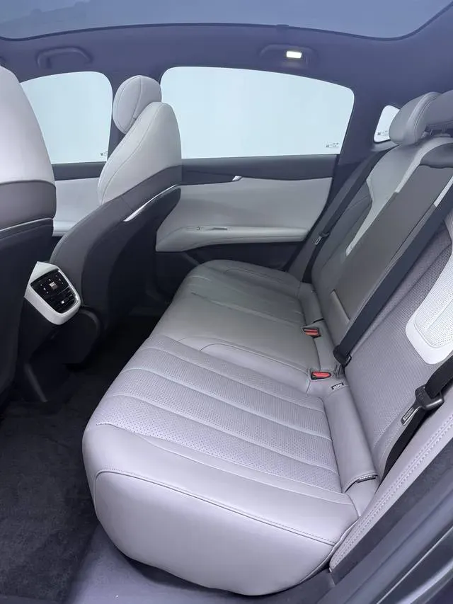 2024 Deepal L07 BEV 56.12KWH,autocango,china used car exporter,china ev exporter,chinese used car exporter,chinese used ev exporter