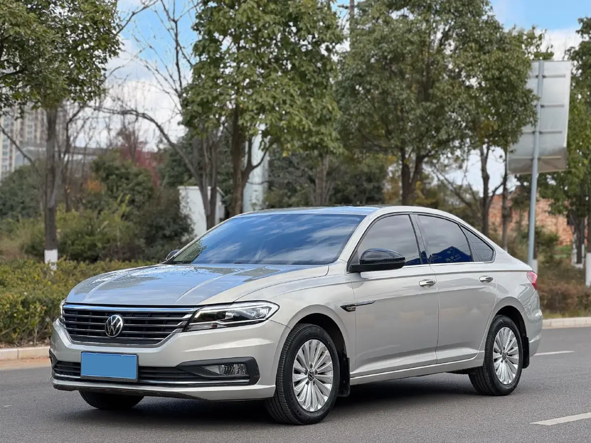 2019 Volkswagen Sagitar 1.2T 116HP L4 7DCT