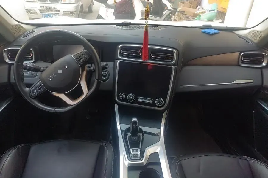 2017 Zotye SR9 2.0T 190HP L4 6DCT,autocango,china used car exporter,china ev exporter,chinese used car exporter,chinese used ev exporter