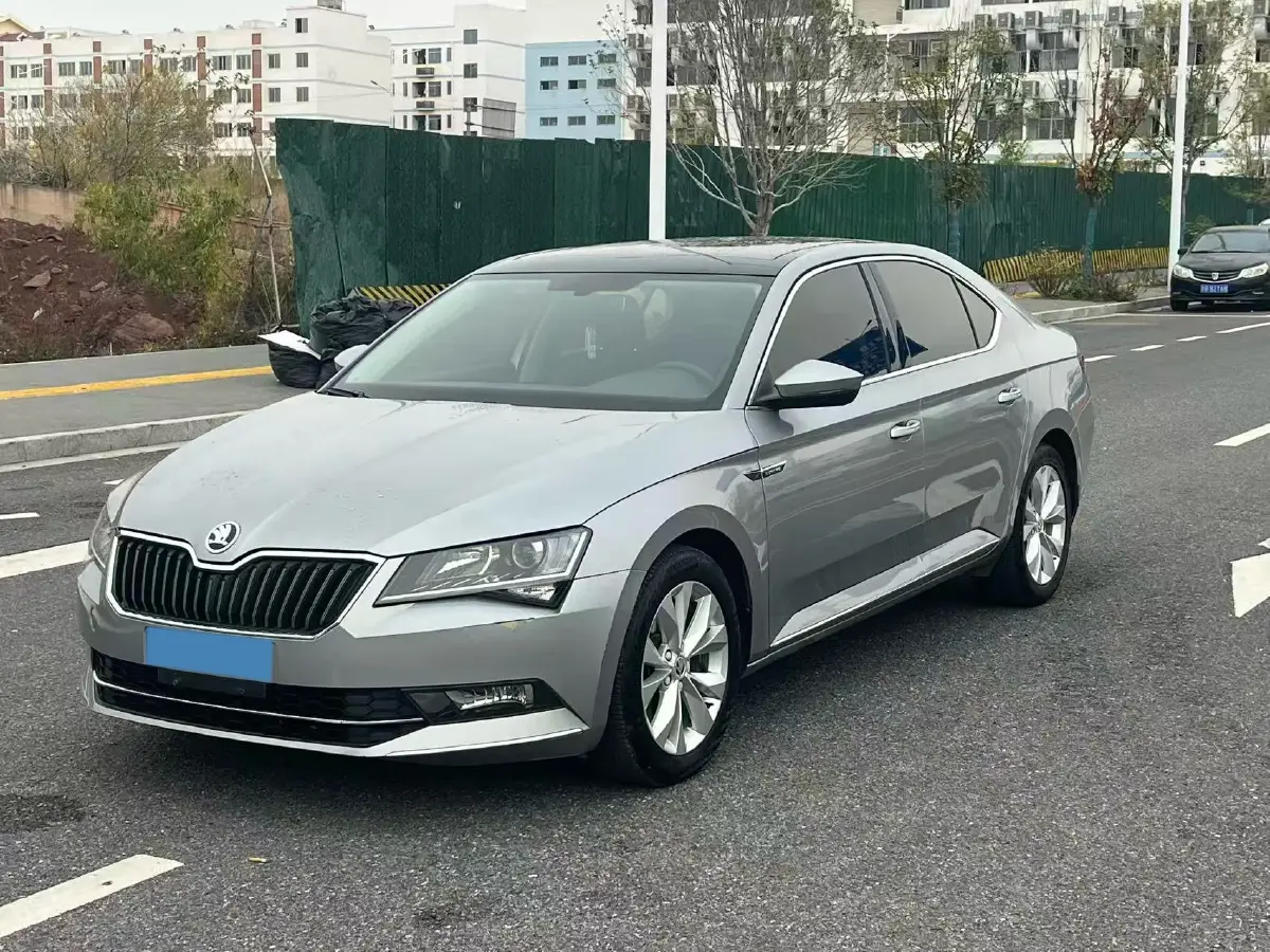 2018 Skoda Superb 1.8T 180HP L4 7DCT