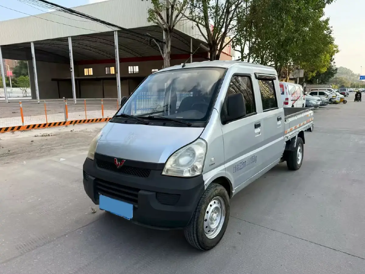 2015 WuLing RongGuang V 1.5L 112HP L4 5MT