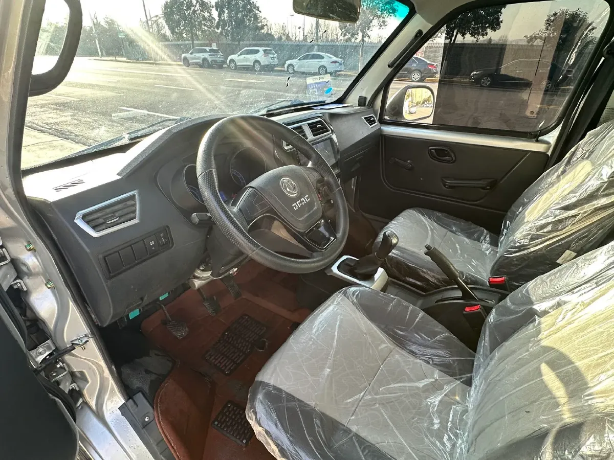 2023 DongFeng DFSK D71 1.6L 122HP L4 5MT,autocango,china used car exporter,china ev exporter,chinese used car exporter,chinese used ev exporter