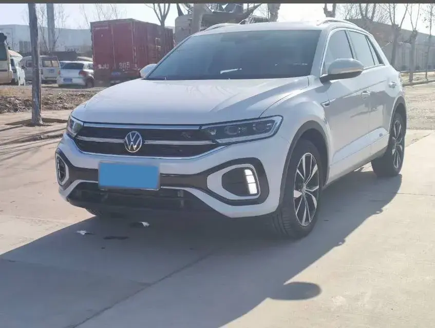 2024 Volkswagen T-Roc 1.5T 160HP L4 7DCT