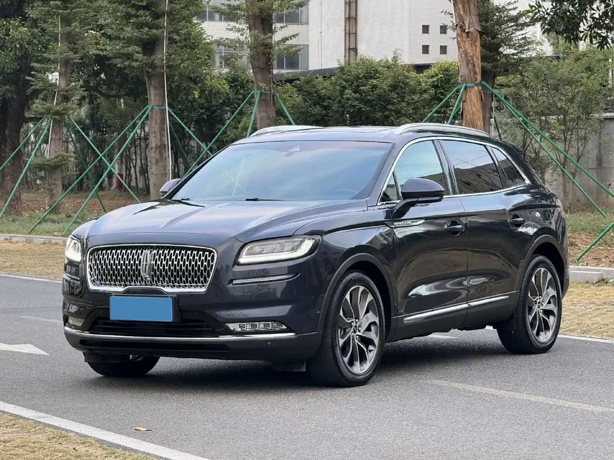 2021 Lincoln Nautilus 2.0T 245HP L4 8AT