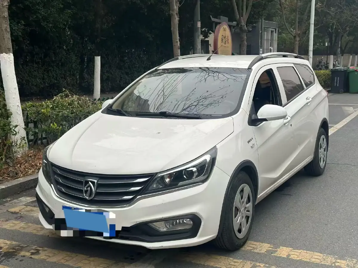 2017 BaoJun 310W 1.5L 112HP L4 6MT