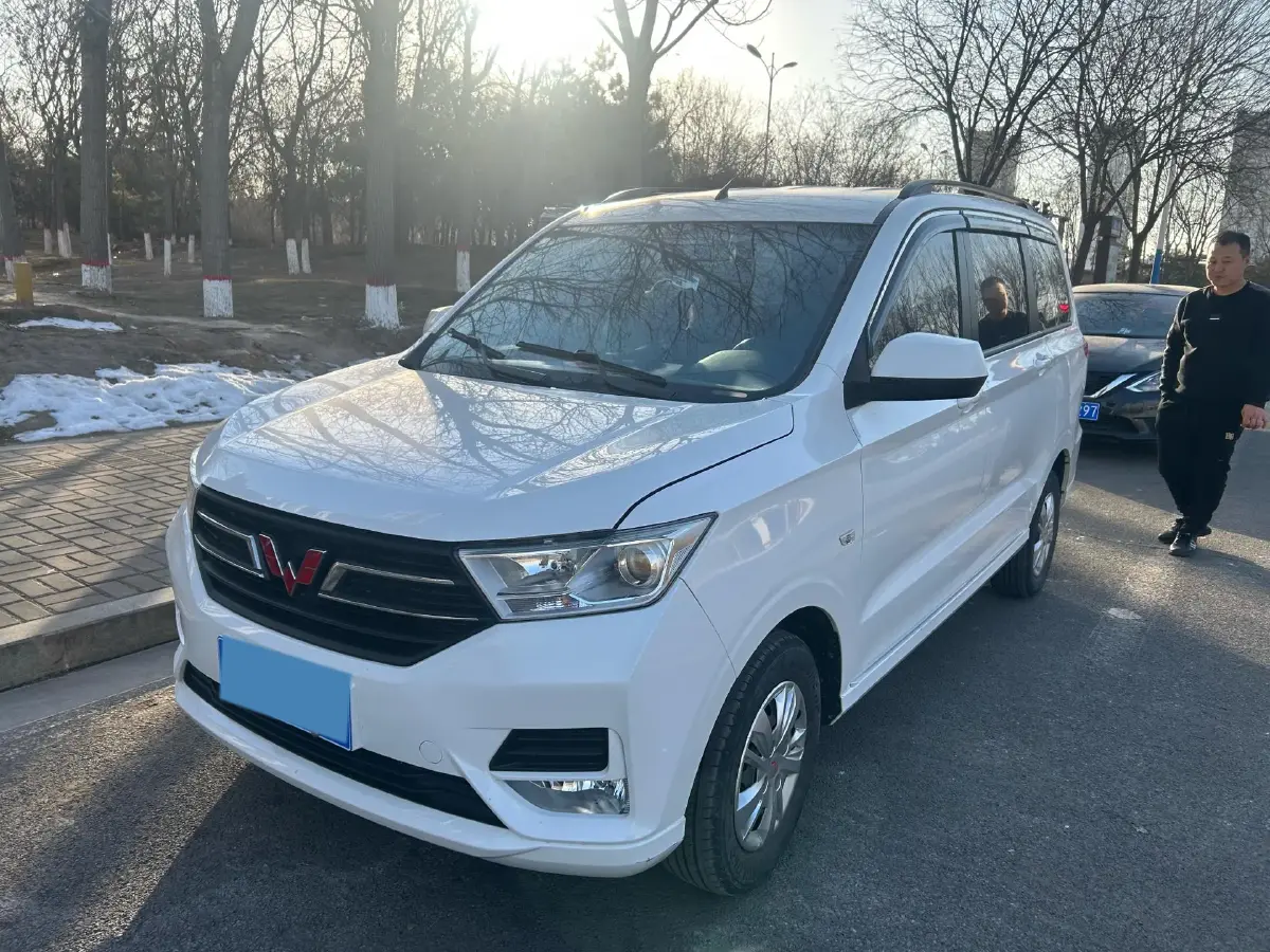 2021 WuLing HongGuang 1.5L 99HP L4 6MT