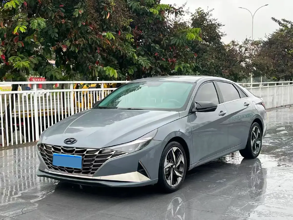 2022 Hyundai Elantra 1.5L 115HP L4 CVT