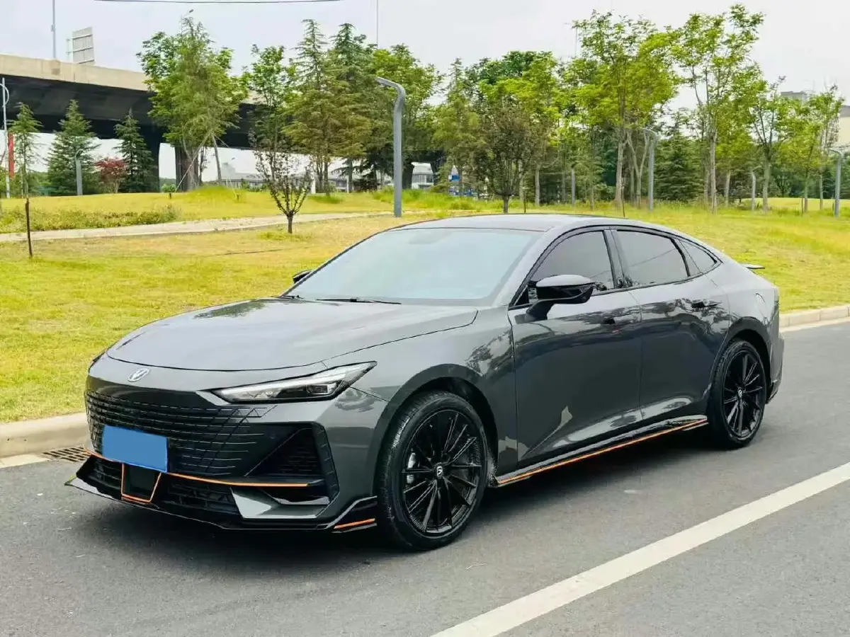2023 ChangAn UNI-V 1.5T 188HP L4 7DCT