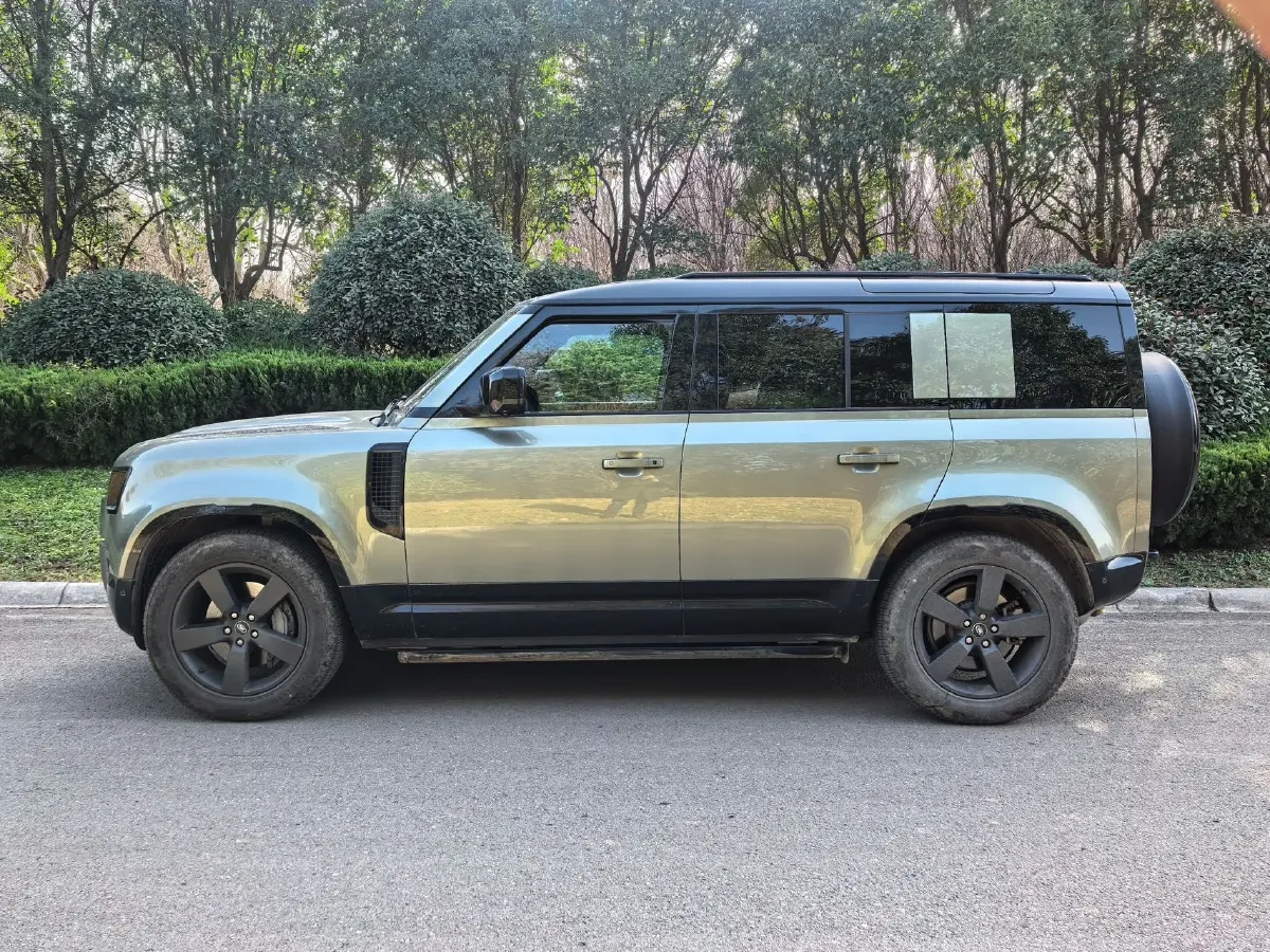 2025 Land Rover Defender 3.0T 400HP L6 8AT,autocango,china used car exporter,china ev exporter,chinese used car exporter,chinese used ev exporter