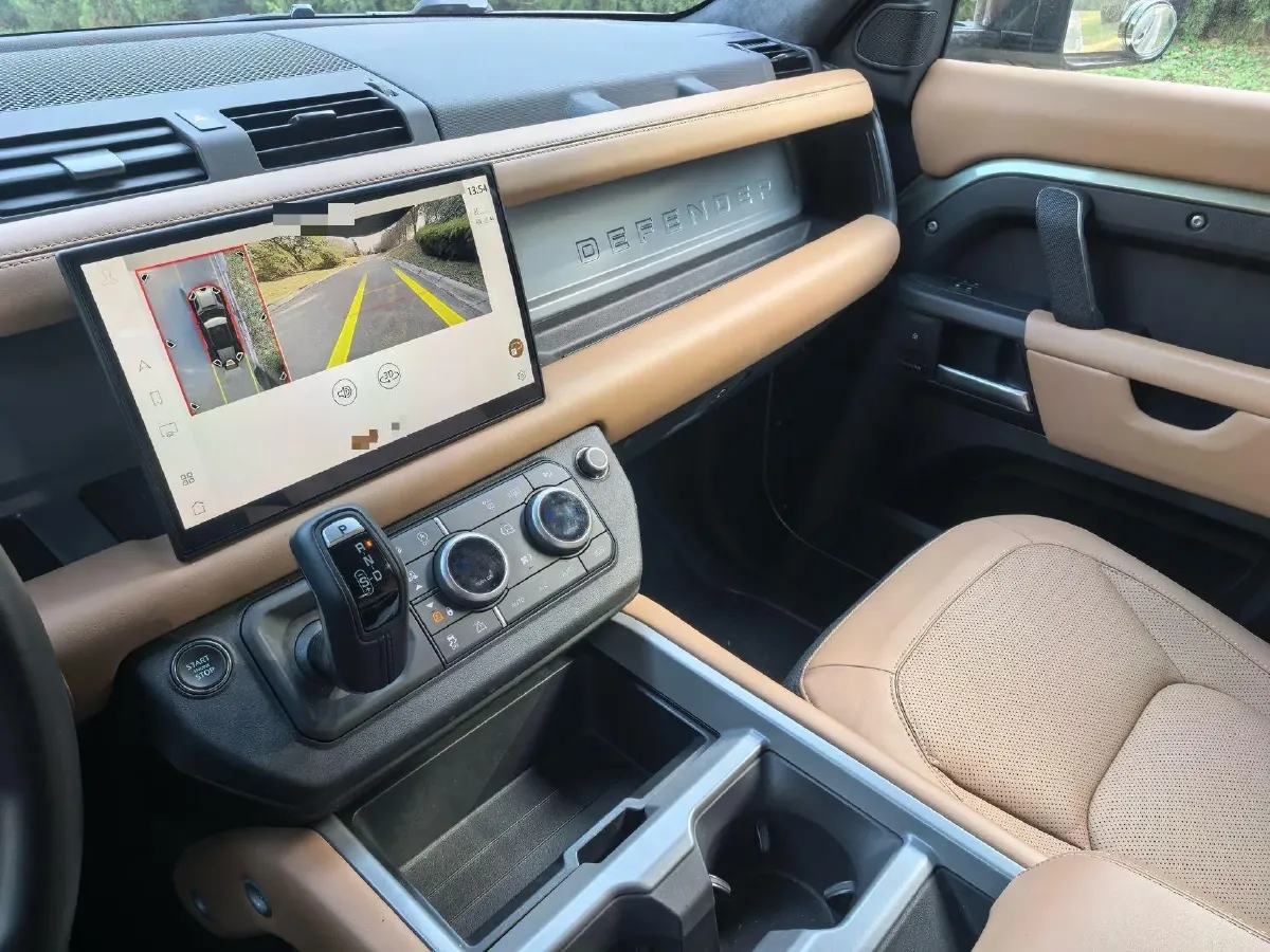 2025 Land Rover Defender 3.0T 400HP L6 8AT,autocango,china used car exporter,china ev exporter,chinese used car exporter,chinese used ev exporter