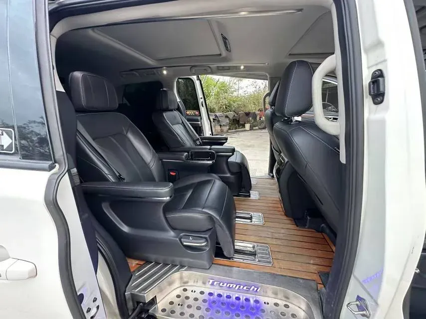 2021 GAC Trumpchi M8 2.0T 252HP L4 8AT,autocango,china used car exporter,china ev exporter,chinese used car exporter,chinese used ev exporter