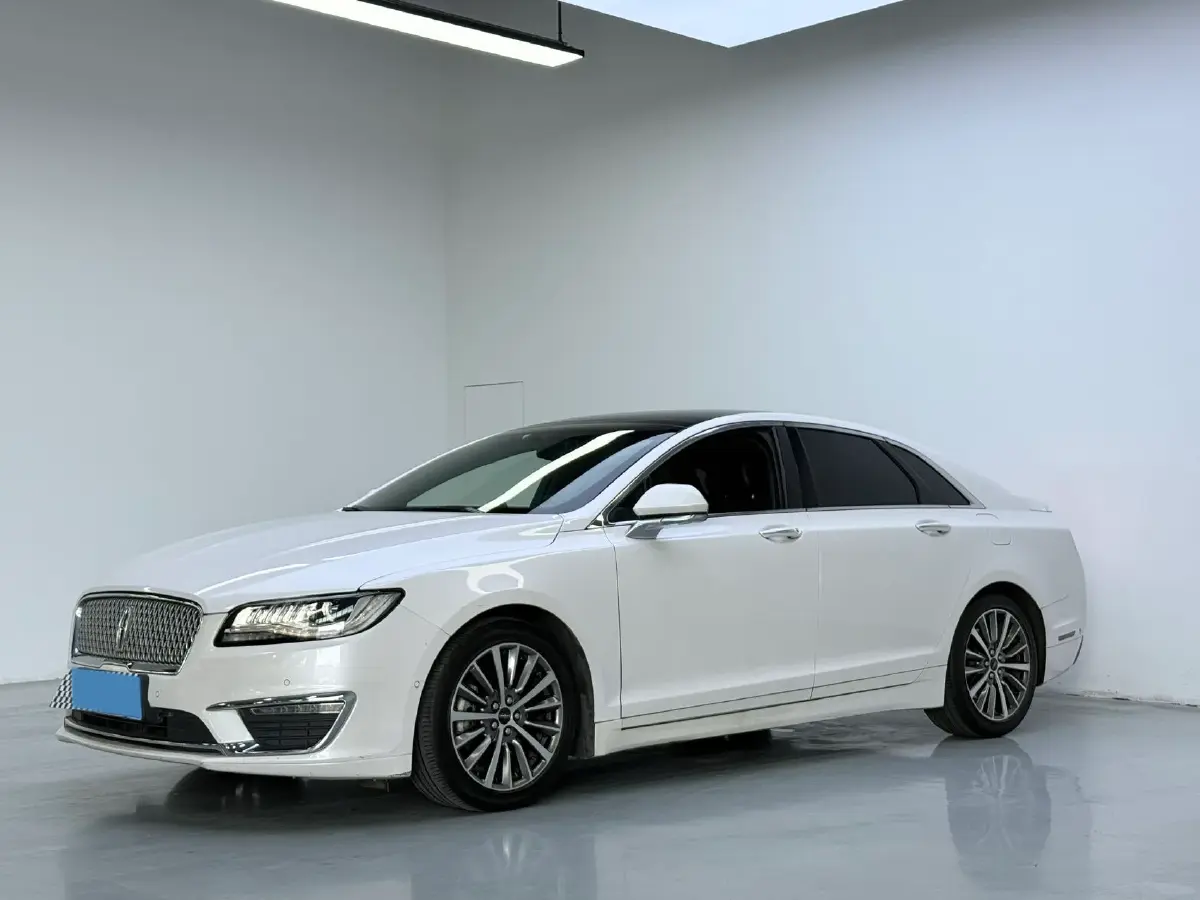 2019 Lincoln MKZ 2.0T 196HP L4 6AT