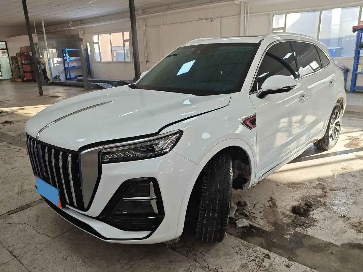 2023 HongQi HS5 2.0T 252HP L4 8AT