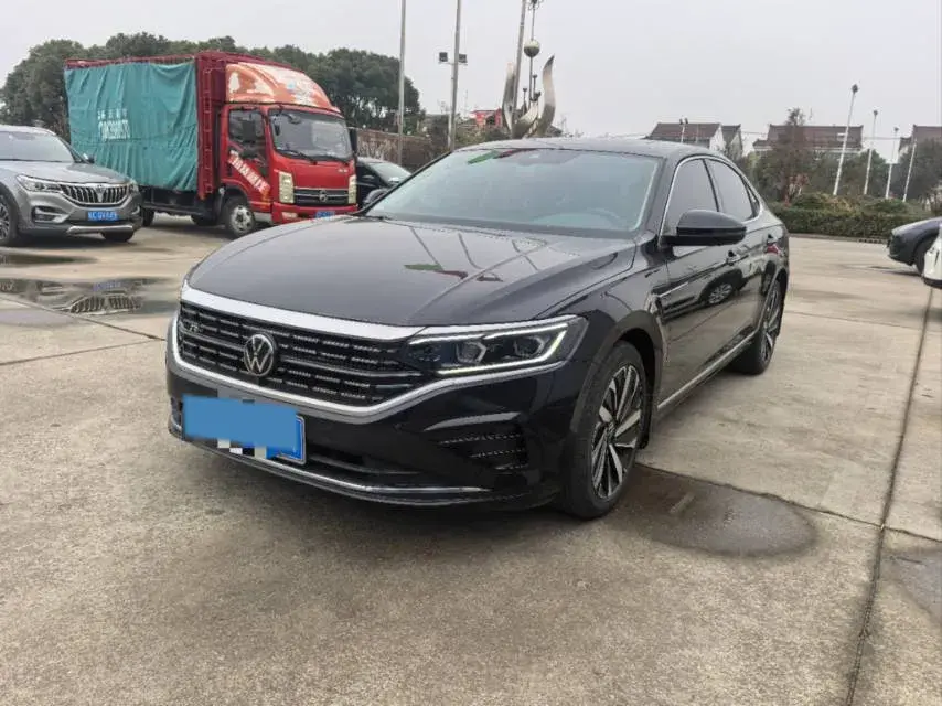 2023 Volkswagen Passat 2.0T 186HP L4 7DCT