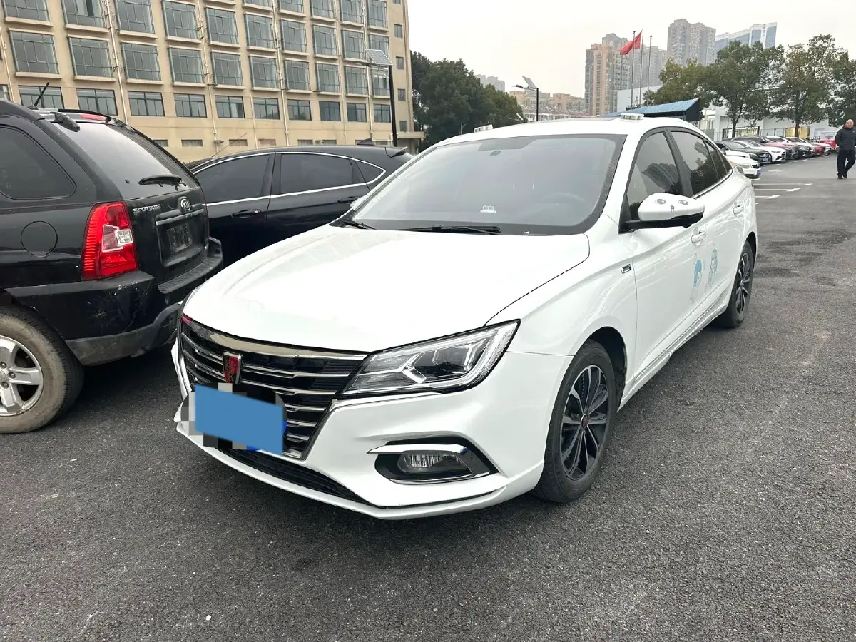 2019 Roewe i5 1.5L 120HP L4 CVT