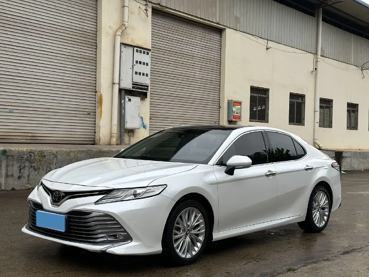 2019 Toyota Camry 2.5L 209HP L4 8AT