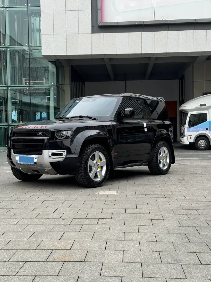 2024 Land Rover Defender 3.0T 400HP L6 8AT