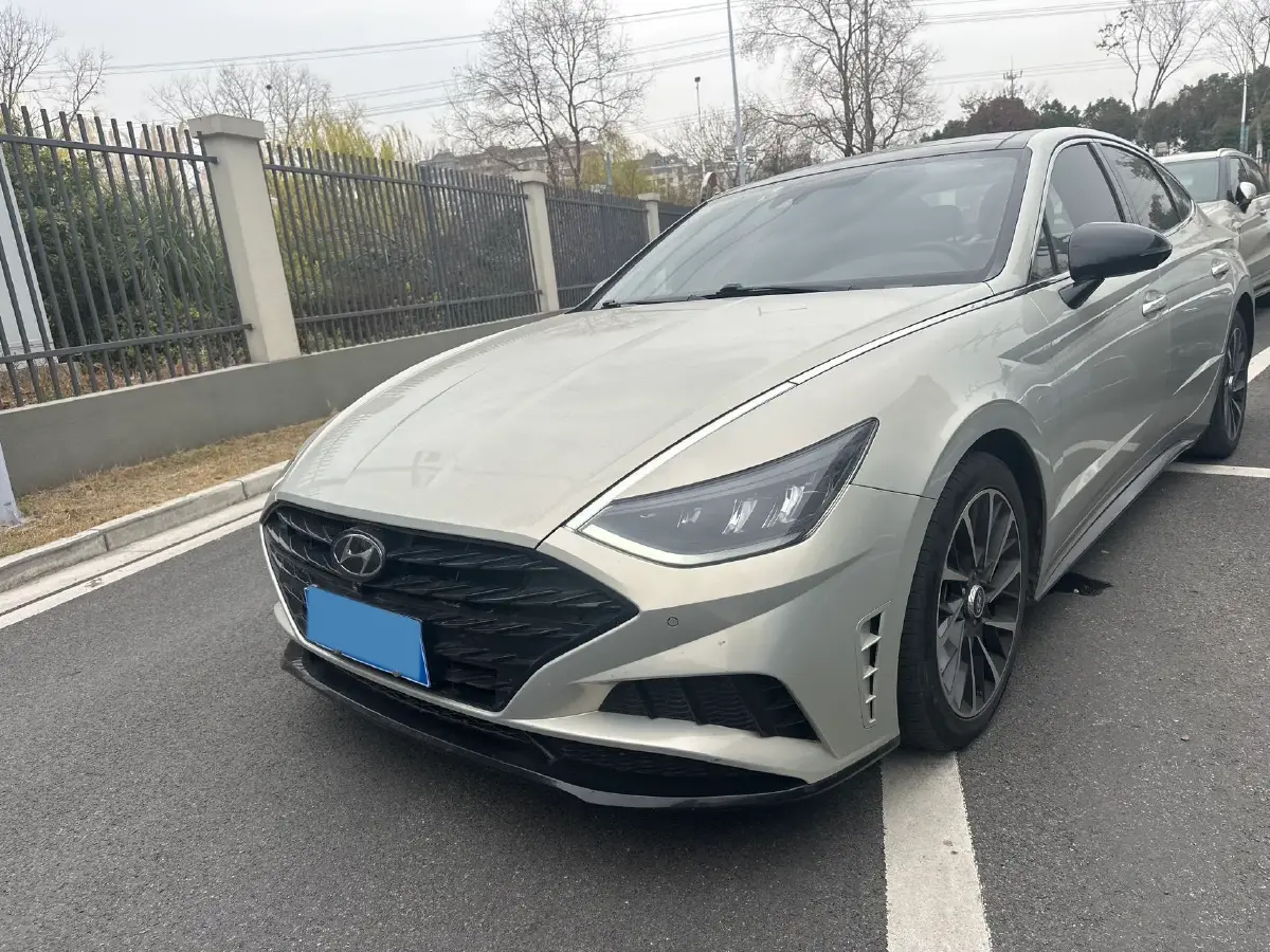2020 Hyundai Sonata 2.0T 240HP L4 8AT