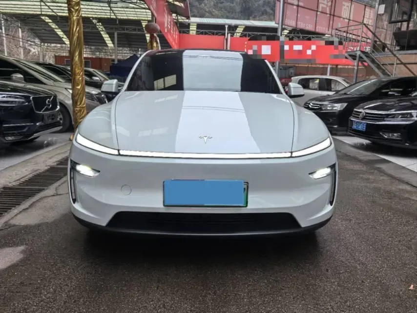 2025 Tesla Model Y BEV 62.5KWH,autocango,china used car exporter,china ev exporter,chinese used car exporter,chinese used ev exporter