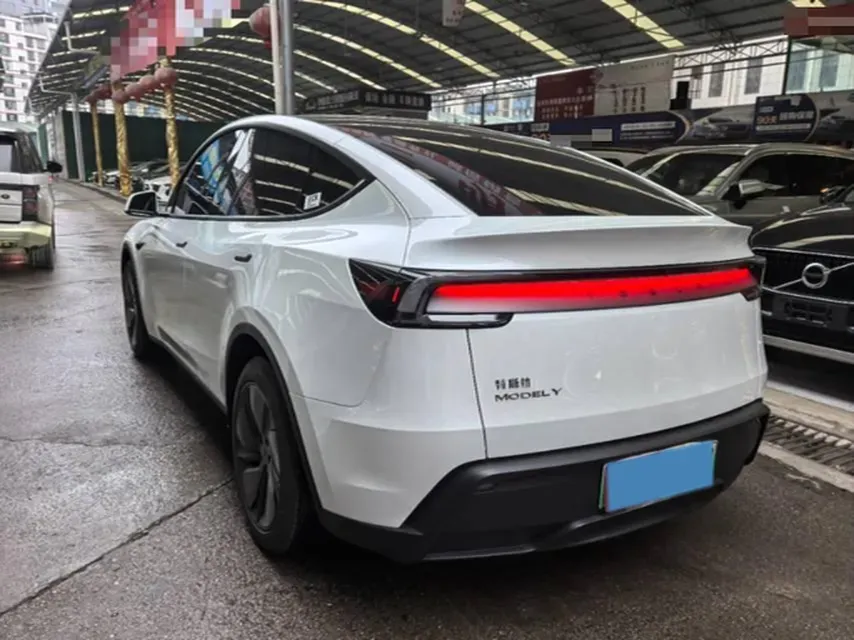 2025 Tesla Model Y BEV 62.5KWH,autocango,china used car exporter,china ev exporter,chinese used car exporter,chinese used ev exporter