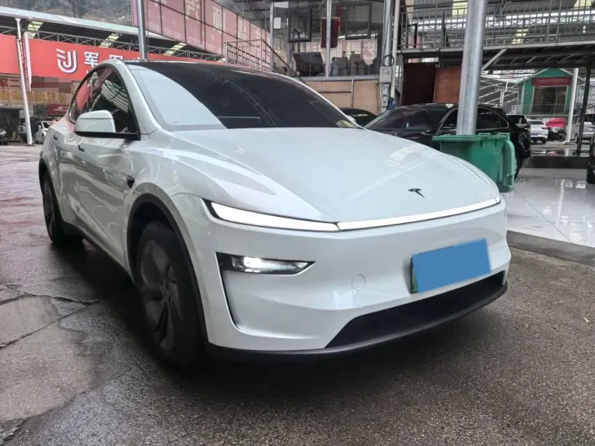 2025 Tesla Model Y BEV 62.5KWH,autocango,china used car exporter,china ev exporter,chinese used car exporter,chinese used ev exporter