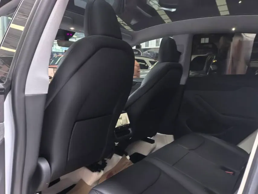 2025 Tesla Model Y BEV 62.5KWH,autocango,china used car exporter,china ev exporter,chinese used car exporter,chinese used ev exporter